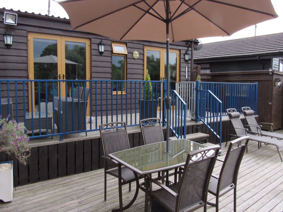 norfolk-broads-self-catering Norfolk Broads self-catering Swallowdale Holiday Home